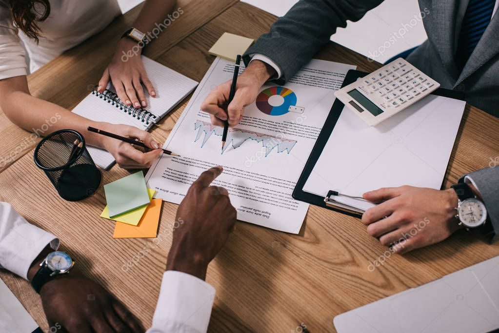 Planification de projet sur ordinateur avec diagramme de Gantt